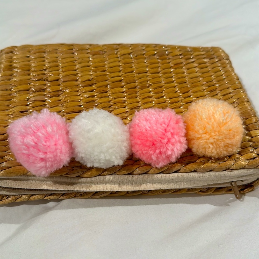 Sea & Grass Pom Pom clutch wristlet - Picture 6 of 7